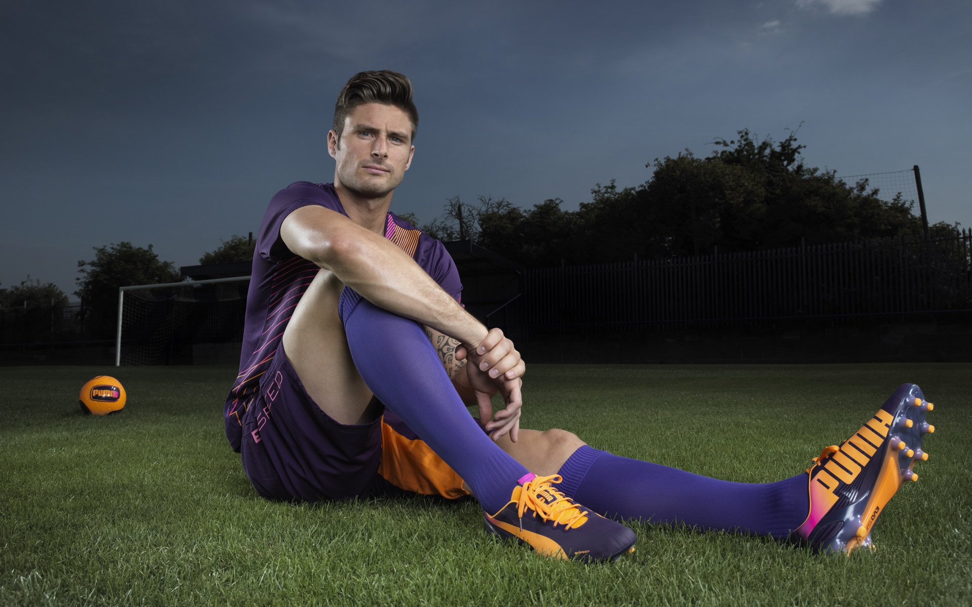 巴萨逆袭斯帕尼奥尔，梅西着落制胜球，巴萨官推梅西